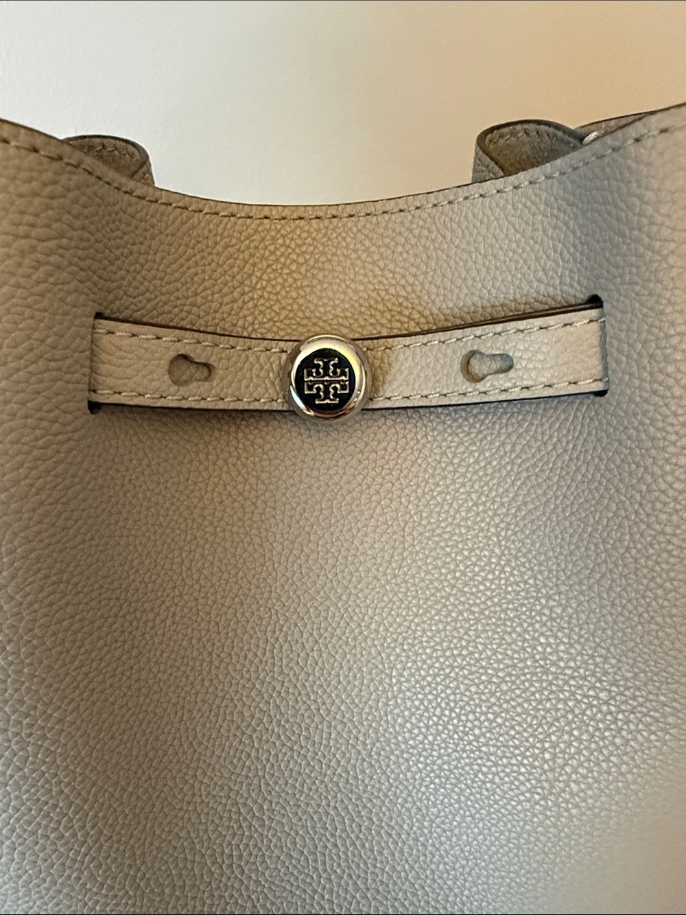 Tory Burch Romy Bucket Bag - Picture 4 of 14